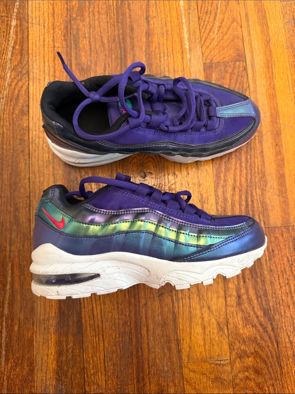 Nike Kids Size 4 Purple Iridescent Airmax 95 Sneakers